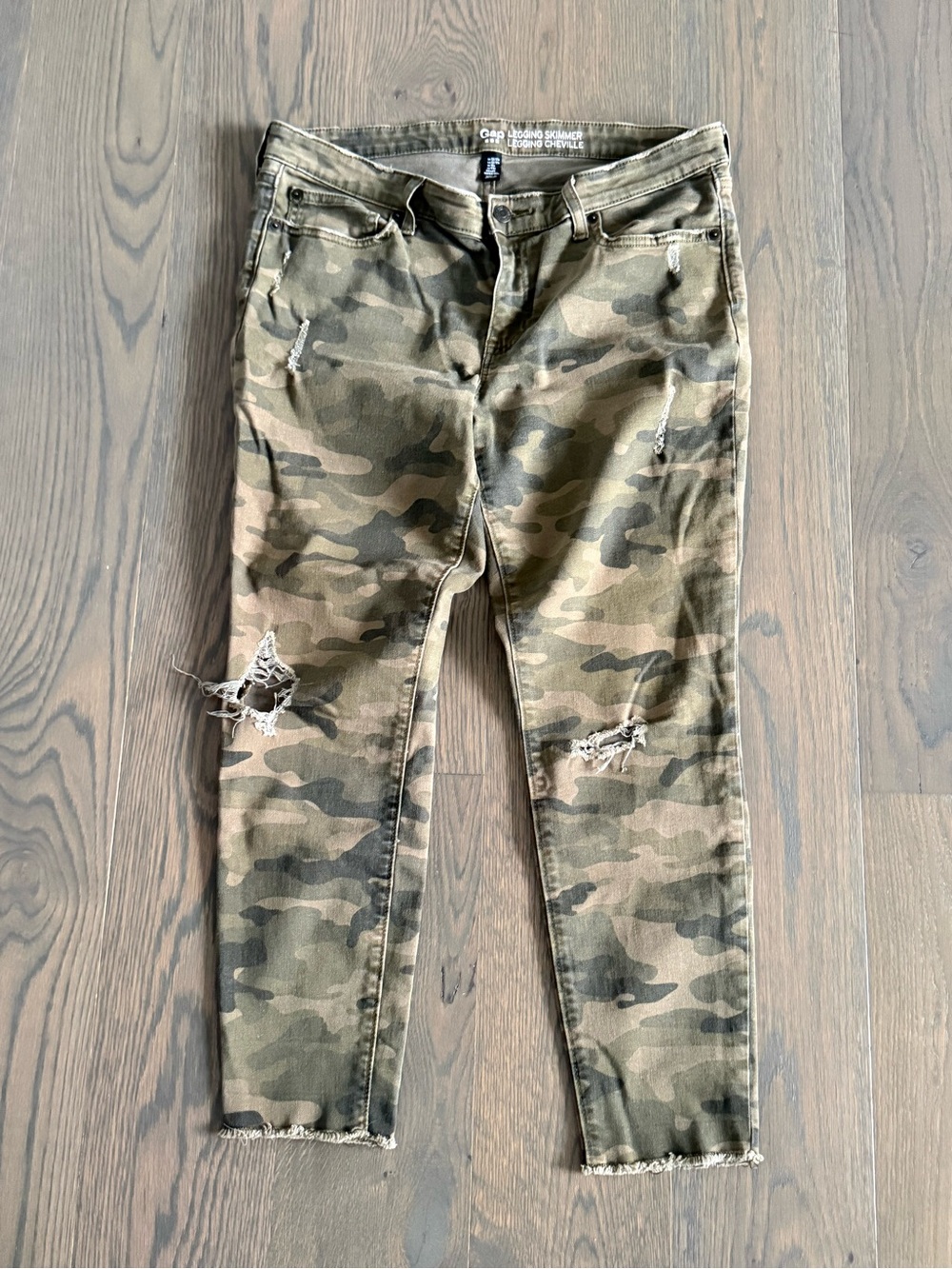 Gap Distressed Camo Slim cropped jeans - Olive Camo